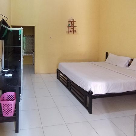 Reddoorz At El Shaday Homestay Banyuwangi Banyuwangi  Eksteriør billede