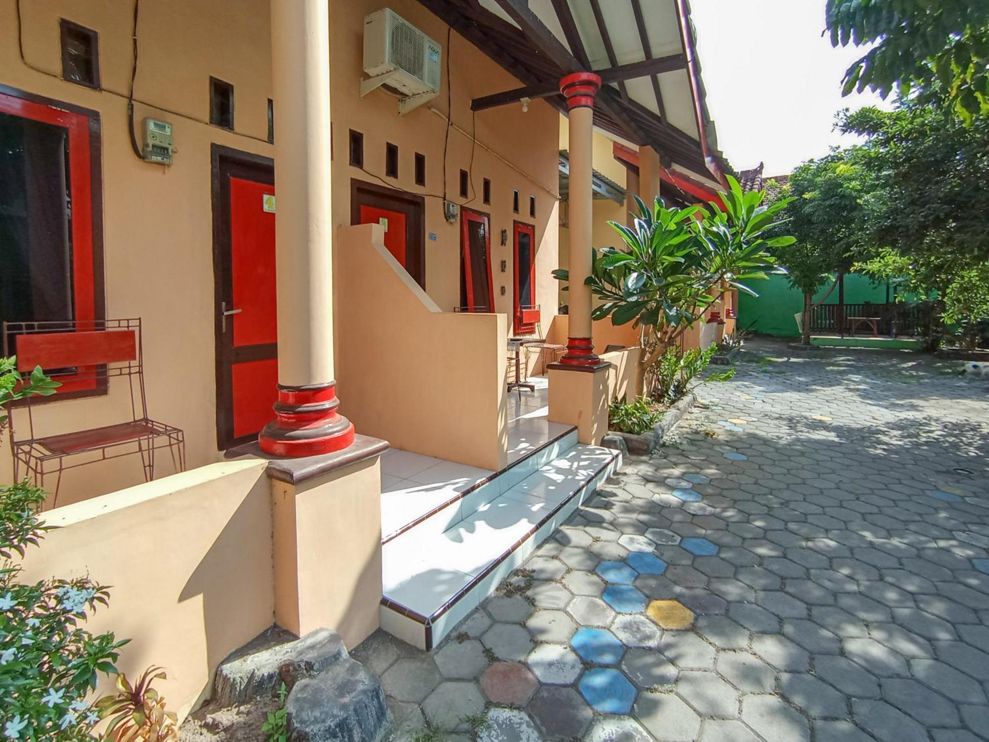 Reddoorz At El Shaday Homestay Banyuwangi Banyuwangi  Eksteriør billede